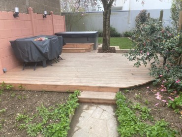 Terrasse bois autre angle.jpg